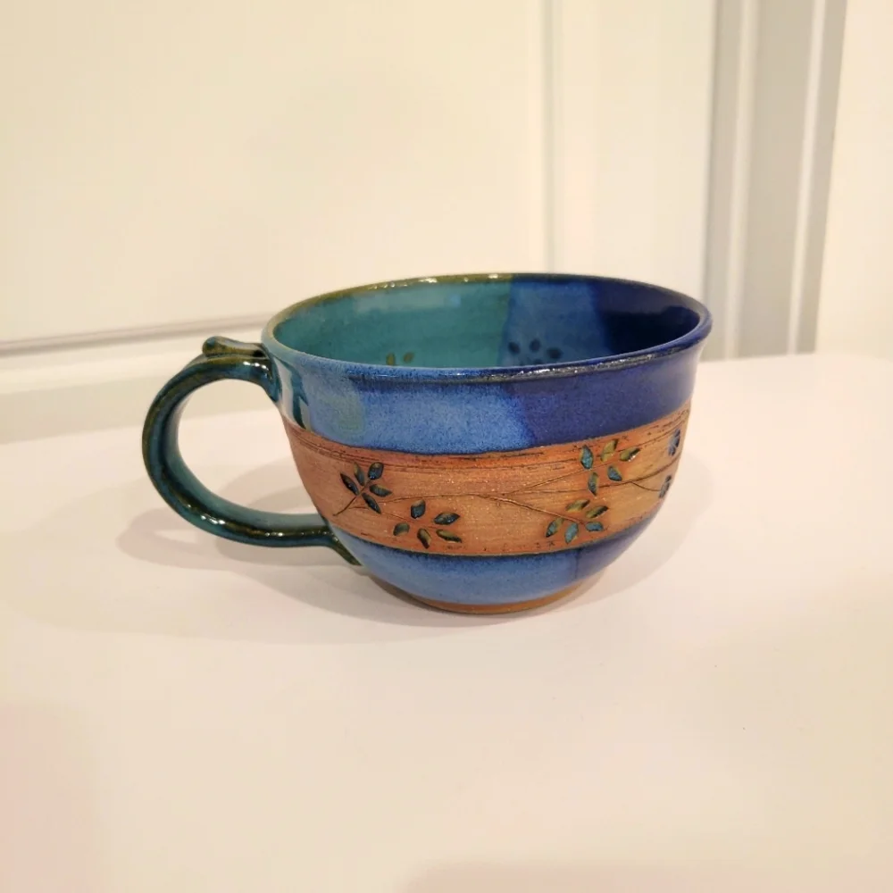 HAND MADE SOUP MUG SIGNED BY ARTIST 2012